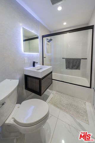 7719 Rhodes Avenue, Los Angeles, CA 91605