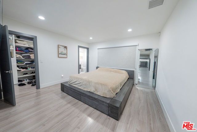 7719 Rhodes Avenue, Los Angeles, CA 91605