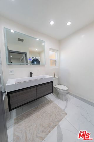 7719 Rhodes Avenue, Los Angeles, CA 91605