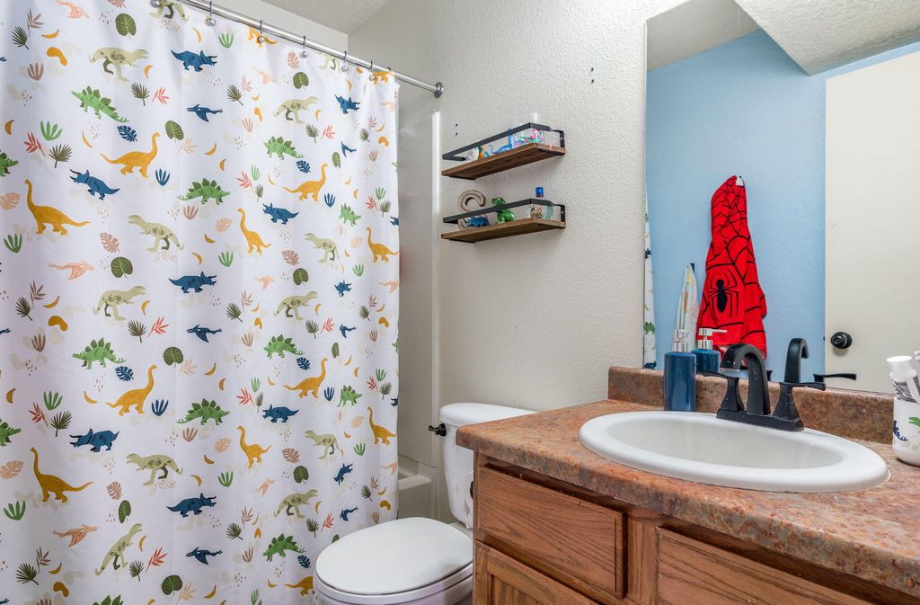 Image 15 of property listing at 9623 El Patron Road SW, Albuquerque, NM 87121