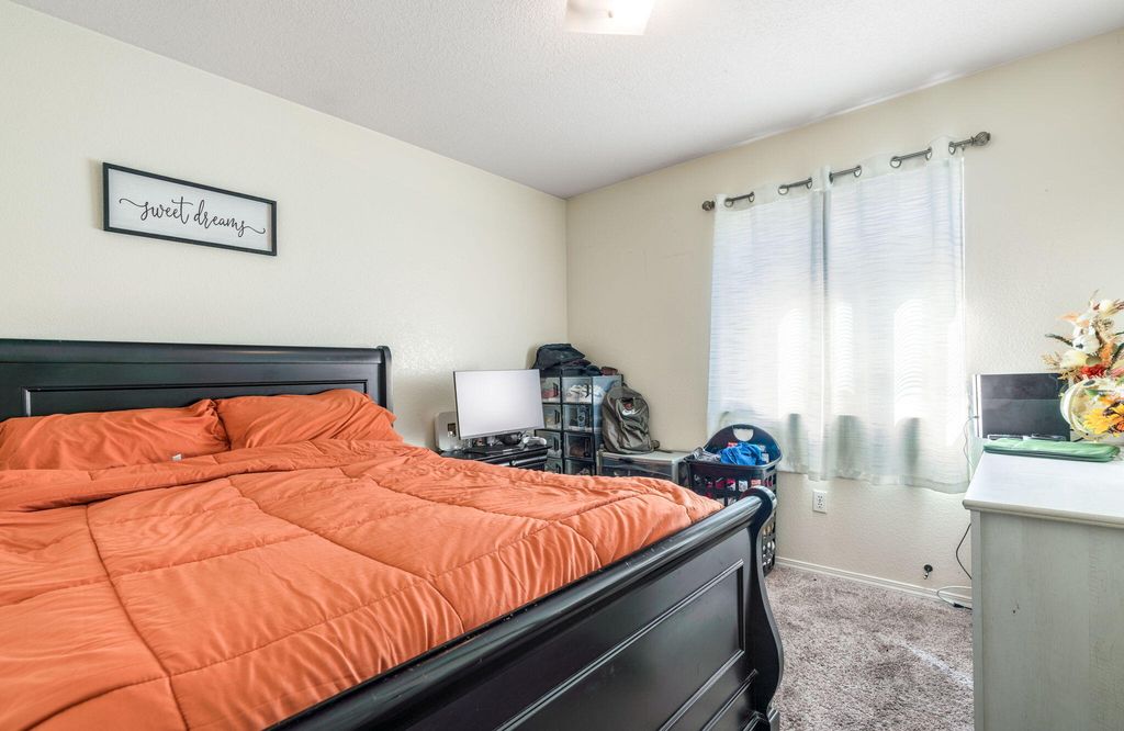 Image 19 of property listing at 9623 El Patron Road SW, Albuquerque, NM 87121