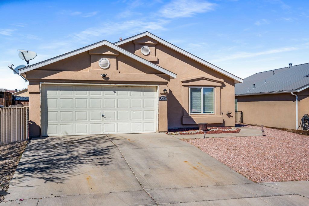 Image 2 of property listing at 9623 El Patron Road SW, Albuquerque, NM 87121