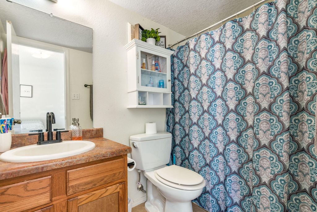 Image 20 of property listing at 9623 El Patron Road SW, Albuquerque, NM 87121