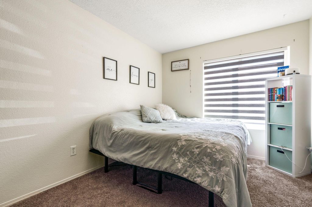 Image 21 of property listing at 9623 El Patron Road SW, Albuquerque, NM 87121