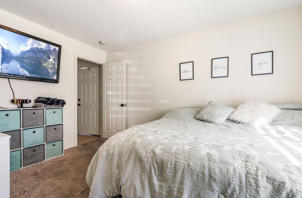 Image 22 of property listing at 9623 El Patron Road SW, Albuquerque, NM 87121