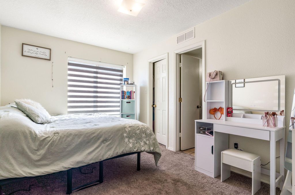 Image 23 of property listing at 9623 El Patron Road SW, Albuquerque, NM 87121