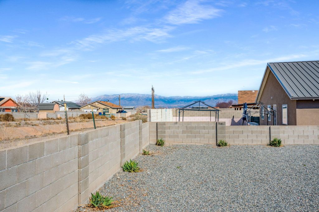 Image 25 of property listing at 9623 El Patron Road SW, Albuquerque, NM 87121