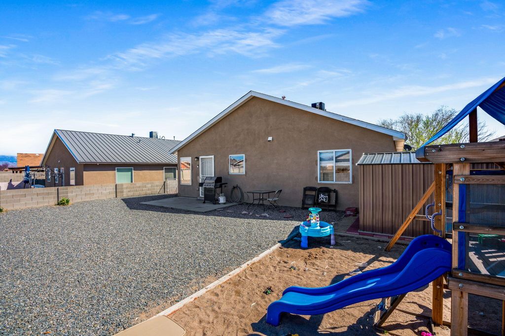 Image 26 of property listing at 9623 El Patron Road SW, Albuquerque, NM 87121