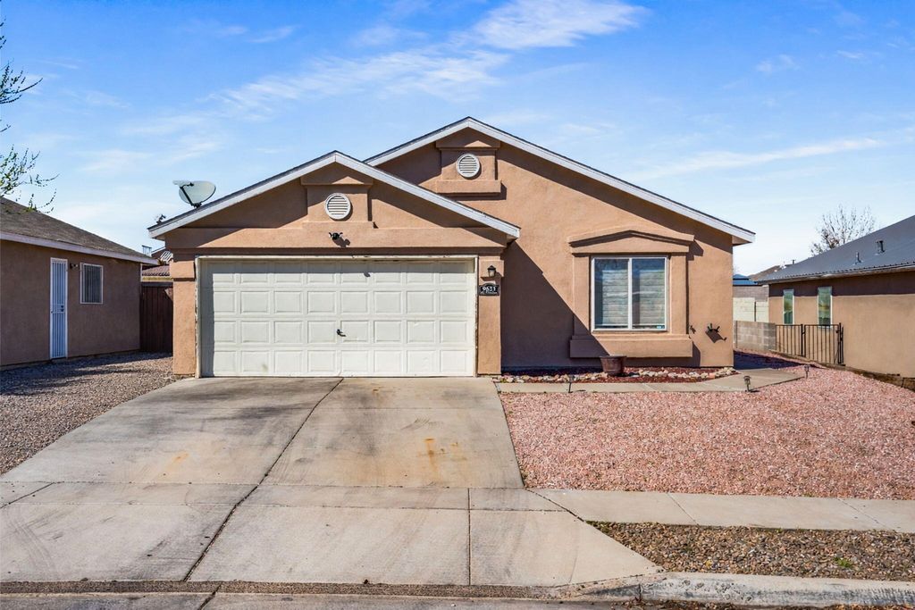 Image 3 of property listing at 9623 El Patron Road SW, Albuquerque, NM 87121