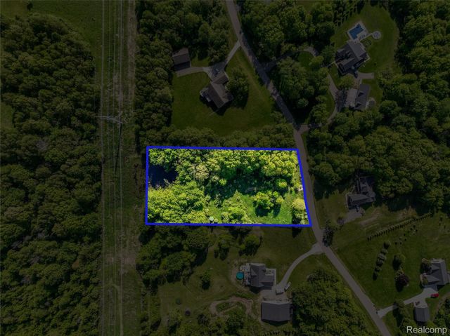 260 Coyote Run, Rose Township, MI 48442