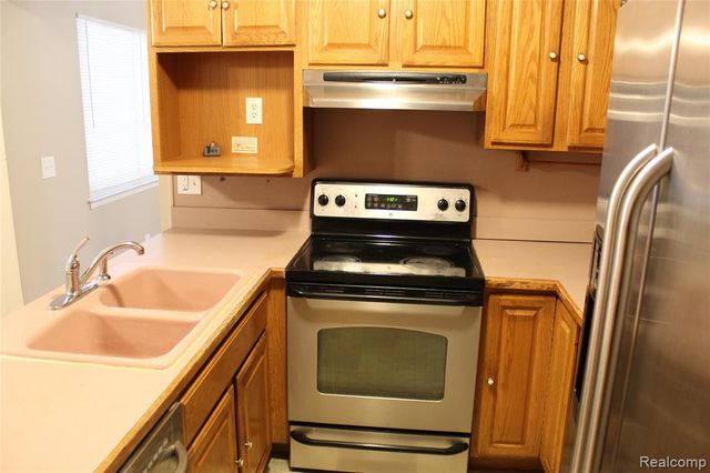 17155 Lincoln Drive, Southfield, MI 48076