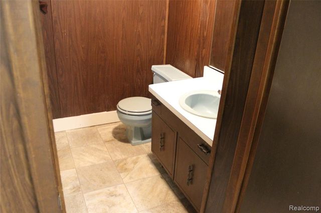 17155 Lincoln Drive, Southfield, MI 48076