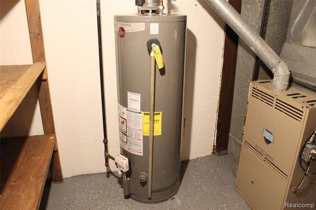 17155 Lincoln Drive, Southfield, MI 48076