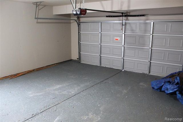 17155 Lincoln Drive, Southfield, MI 48076