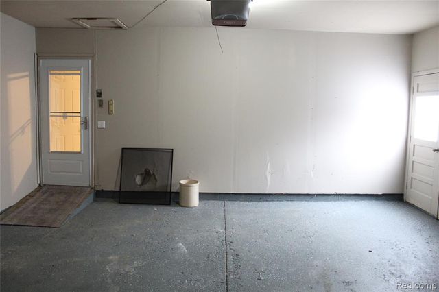 17155 Lincoln Drive, Southfield, MI 48076