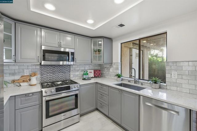 512 Churchill Downs Ct, Walnut Creek, CA 94597