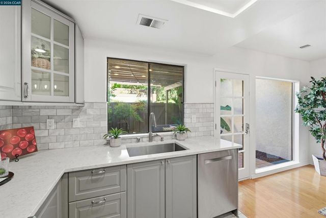 512 Churchill Downs Ct, Walnut Creek, CA 94597