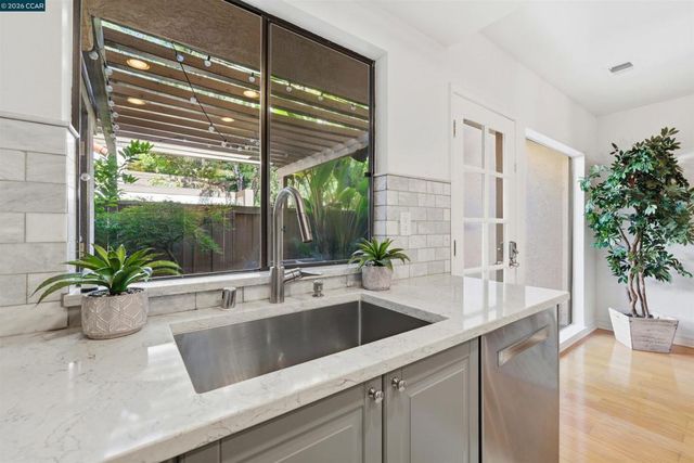 512 Churchill Downs Ct, Walnut Creek, CA 94597