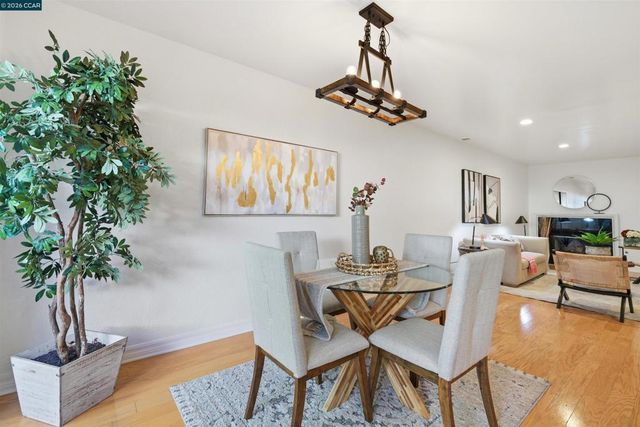 512 Churchill Downs Ct, Walnut Creek, CA 94597
