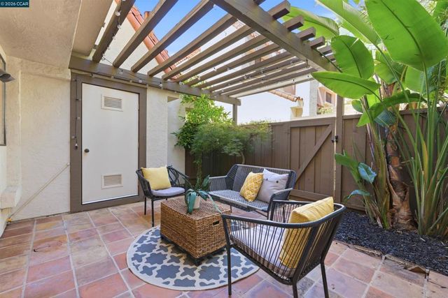 512 Churchill Downs Ct, Walnut Creek, CA 94597