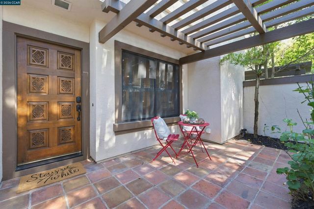 512 Churchill Downs Ct, Walnut Creek, CA 94597