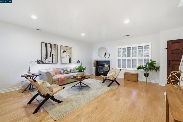 512 Churchill Downs Ct, Walnut Creek, CA 94597