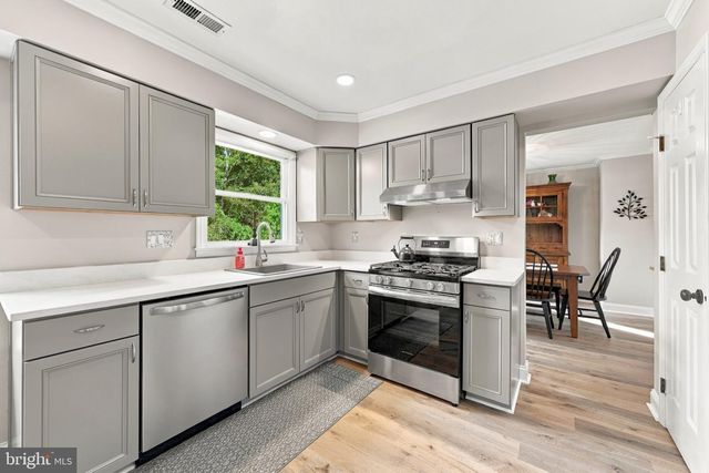 49 DOGWOOD AVE, Glassboro, NJ 08028