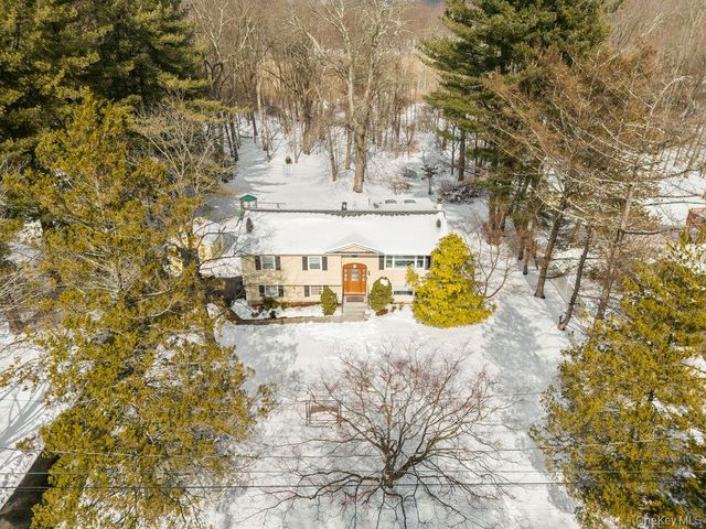 10 Cottage Lane, Suffern, NY 10901