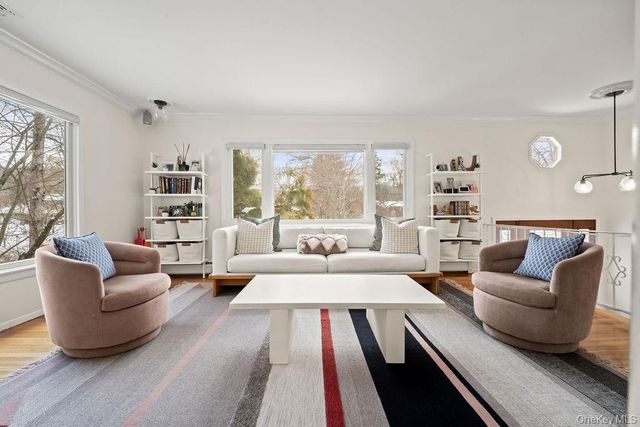 10 Cottage Lane, Suffern, NY 10901