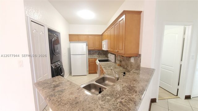 7070 NW 177th St 205-10, Hialeah, FL 33015