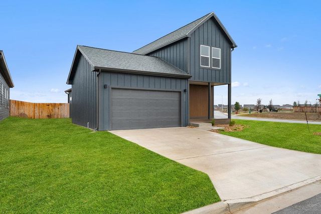 2025 Applewood DR, Lockhart, TX 78644