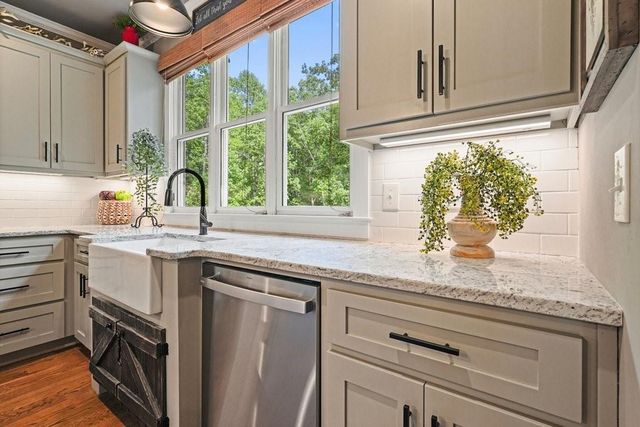 215 Wilshire Terrace, White, GA 30184