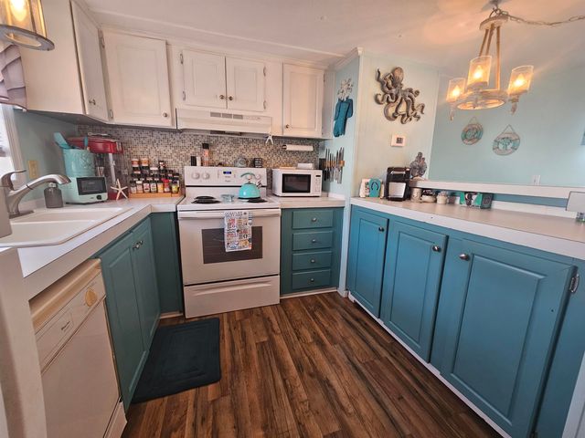 701 Parkway Dr., North Myrtle Beach, SC 29582