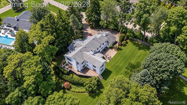 140 Linda Court, Bloomfield Hills, MI 48304