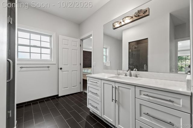 140 Linda Court, Bloomfield Hills, MI 48304