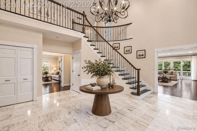 140 Linda Court, Bloomfield Hills, MI 48304