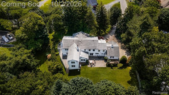 140 Linda Court, Bloomfield Hills, MI 48304