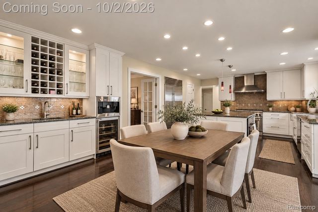 140 Linda Court, Bloomfield Hills, MI 48304