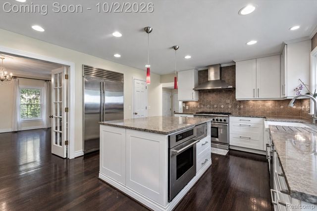 140 Linda Court, Bloomfield Hills, MI 48304