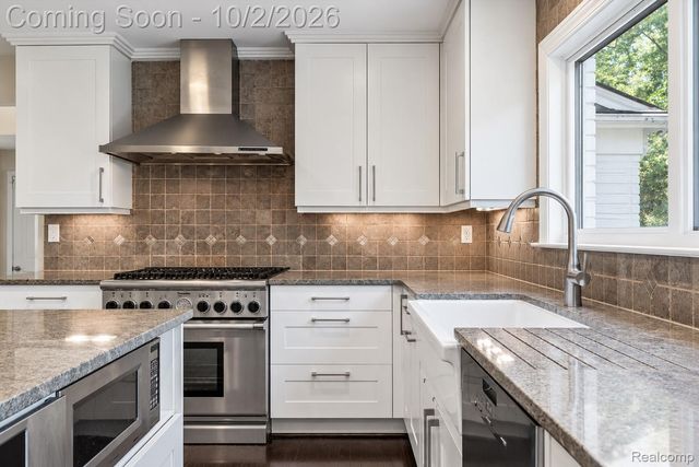 140 Linda Court, Bloomfield Hills, MI 48304