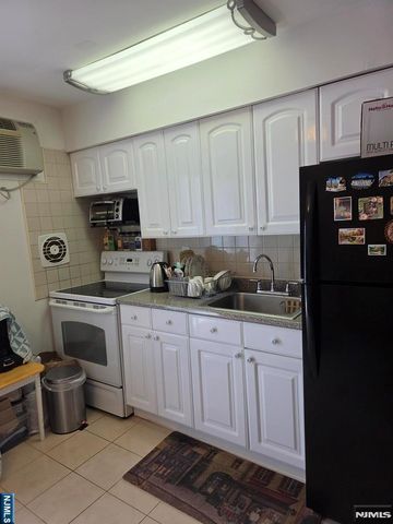 201 12th Street 15, Palisades Park, NJ 07650