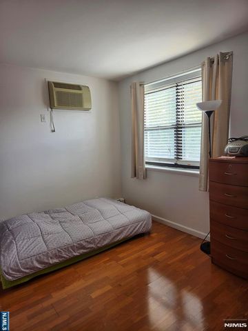 201 12th Street 15, Palisades Park, NJ 07650