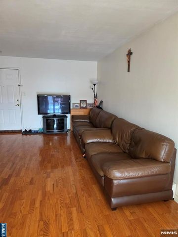 201 12th Street 15, Palisades Park, NJ 07650
