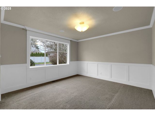 3620 WALTON Ln, Eugene, OR 97408