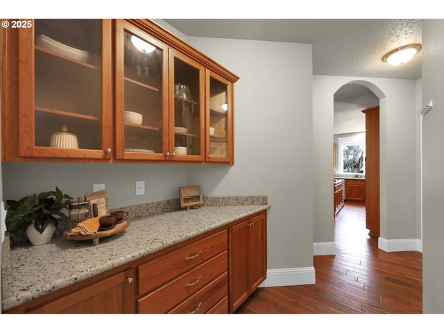 3620 WALTON Ln, Eugene, OR 97408