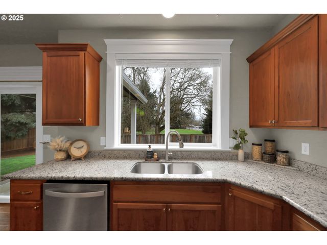 3620 WALTON Ln, Eugene, OR 97408