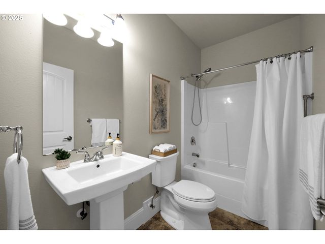 3620 WALTON Ln, Eugene, OR 97408