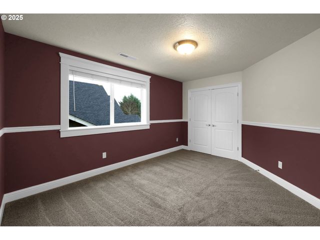 3620 WALTON Ln, Eugene, OR 97408