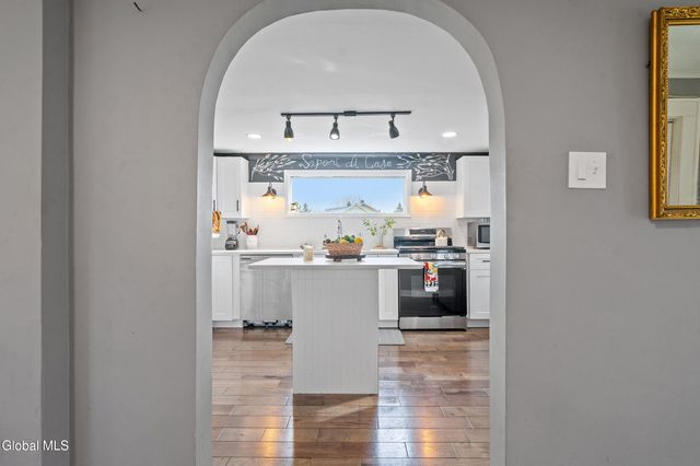 1371 Midline Road, Amsterdam, NY 12010