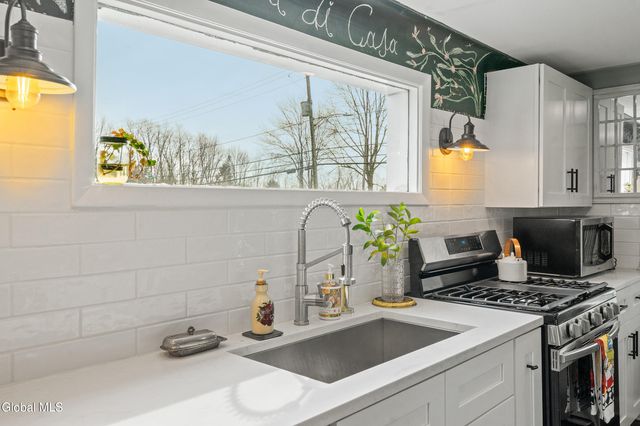 1371 Midline Road, Amsterdam, NY 12010